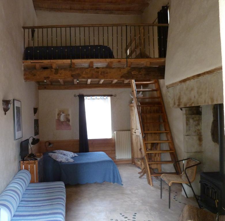 Le Vieux Velo Bed & Breakfast Chaptuzat Oda fotoğraf