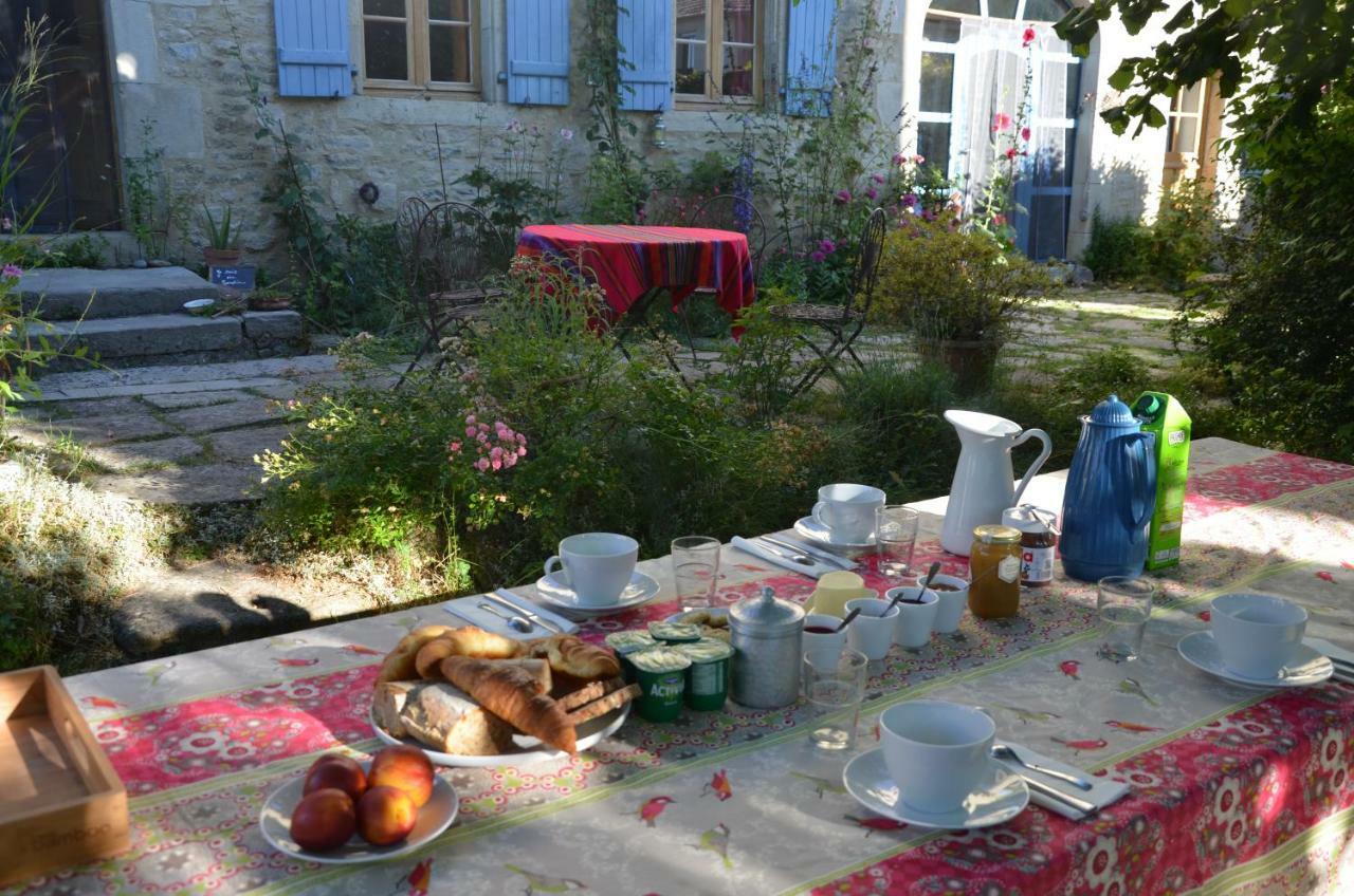 Le Vieux Velo Bed & Breakfast Chaptuzat Dış mekan fotoğraf