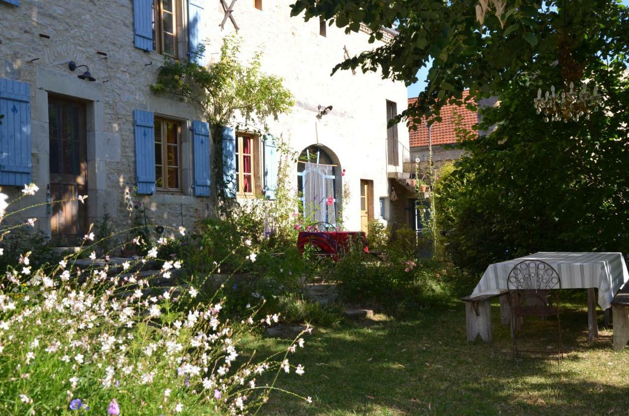 Le Vieux Velo Bed & Breakfast Chaptuzat Dış mekan fotoğraf