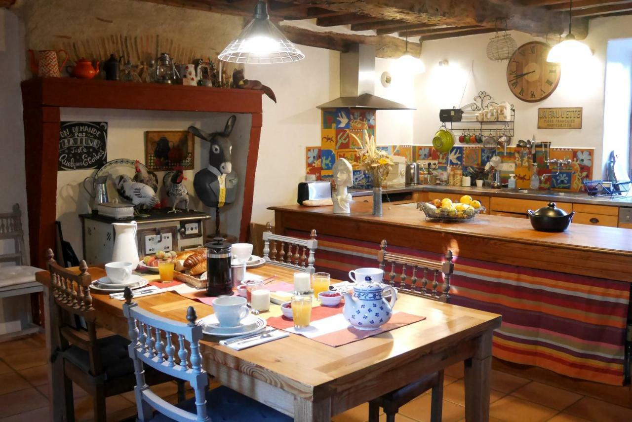 Le Vieux Velo Bed & Breakfast Chaptuzat Dış mekan fotoğraf